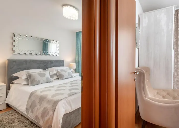 View 아파트 스플리트